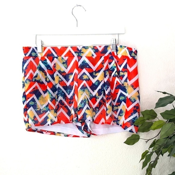 NWT Rewind Colorful White Zig Zag Shorts - Picture 1 of 8